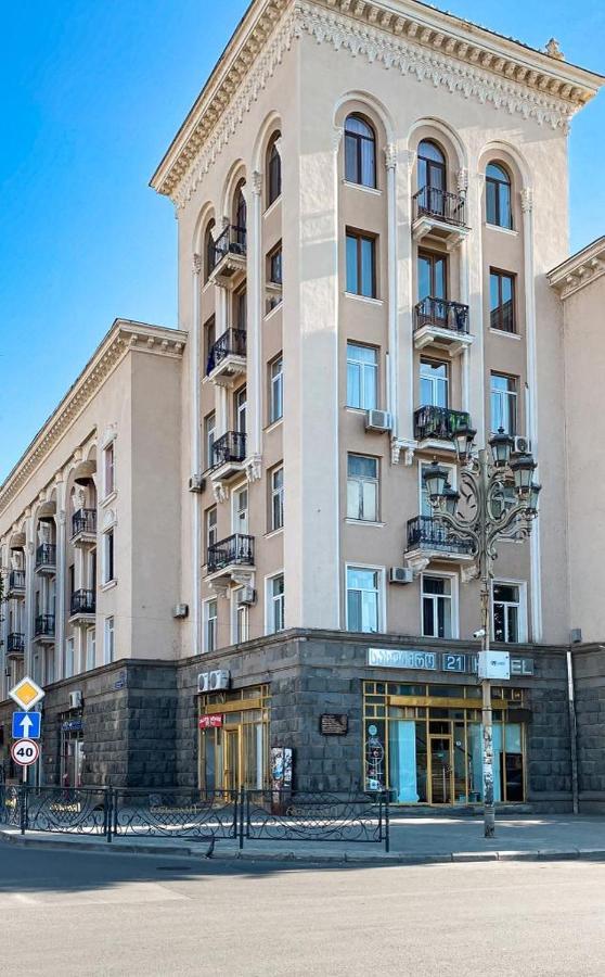 21 На Удачу Hotell Rustavi  Exteriör bild