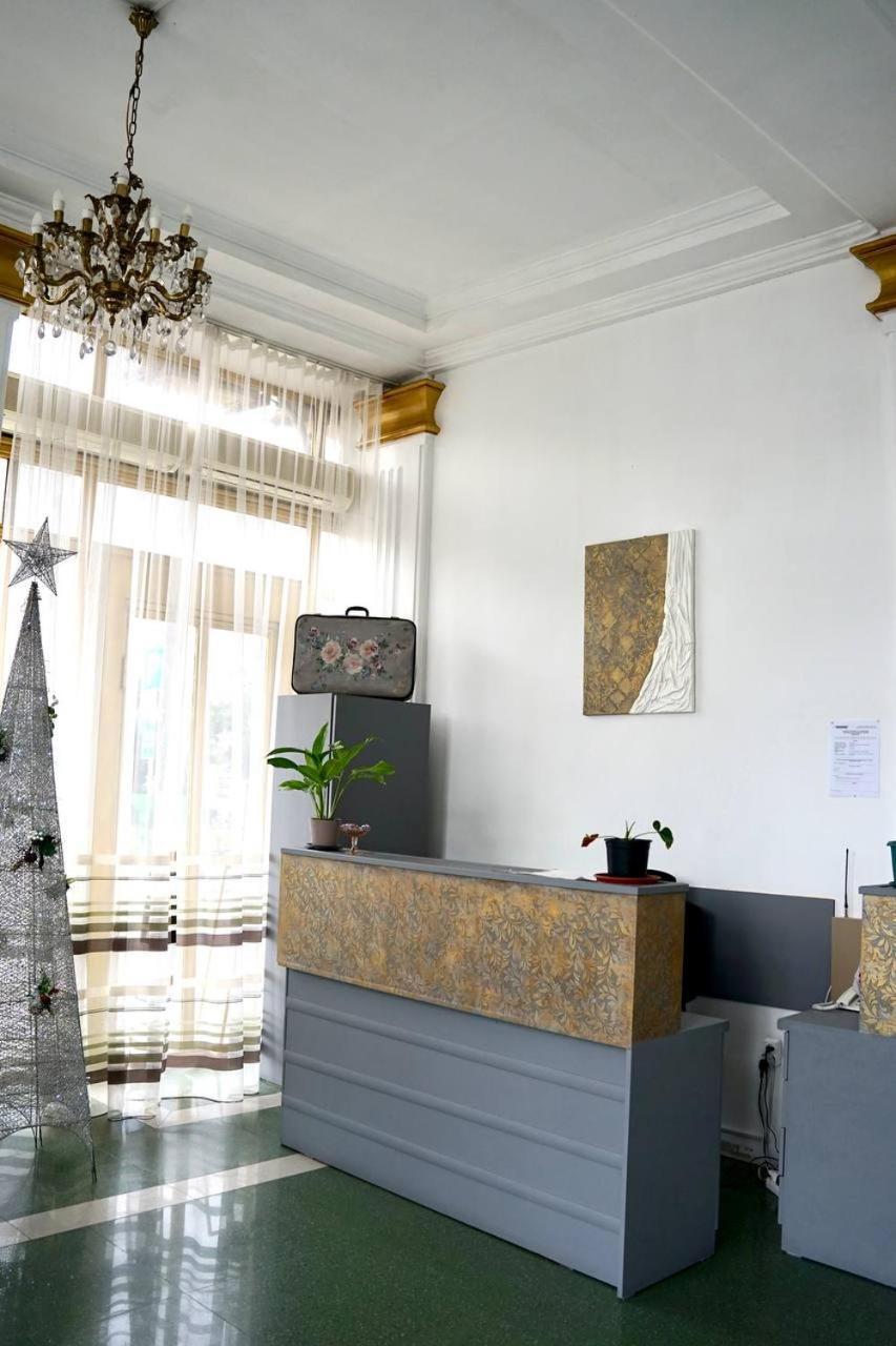 21 На Удачу Hotell Rustavi  Exteriör bild