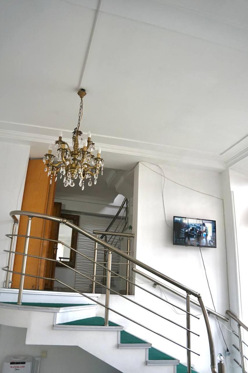 21 На Удачу Hotell Rustavi  Exteriör bild